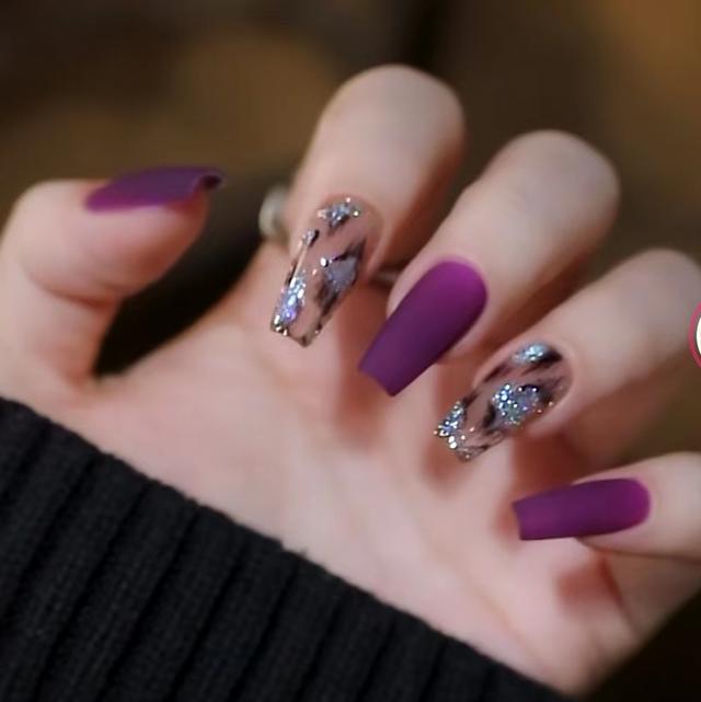 什么款式的美甲好看又显高贵，推荐几个美甲款式（秋冬千金/御姐/贵妇美甲合集来了）