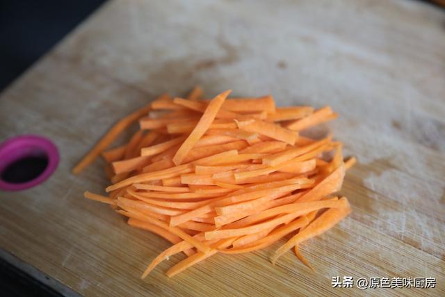 龙口粉丝怎么泡，龙口粉丝要泡过再煮吗（分享一道简单菜）