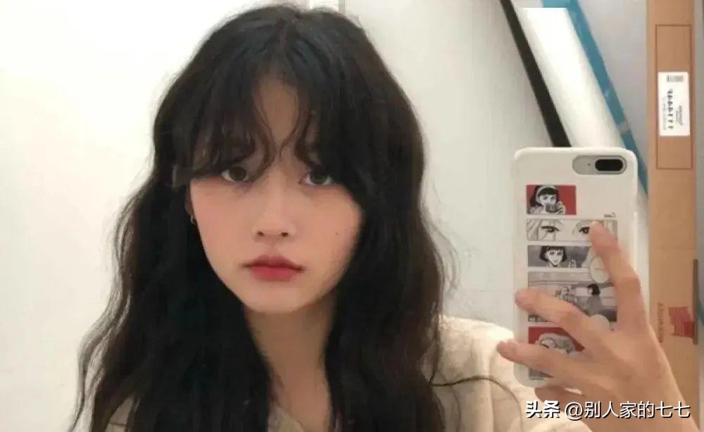 想你却不敢打扰你，想念却不敢打扰的句子简短（女人疯狂想念你时）