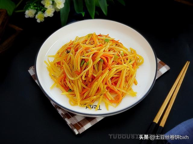 立秋吃什么传统小吃，立秋吃什么风俗食物（老传统“吃6宝、啃2瓜”不能少）