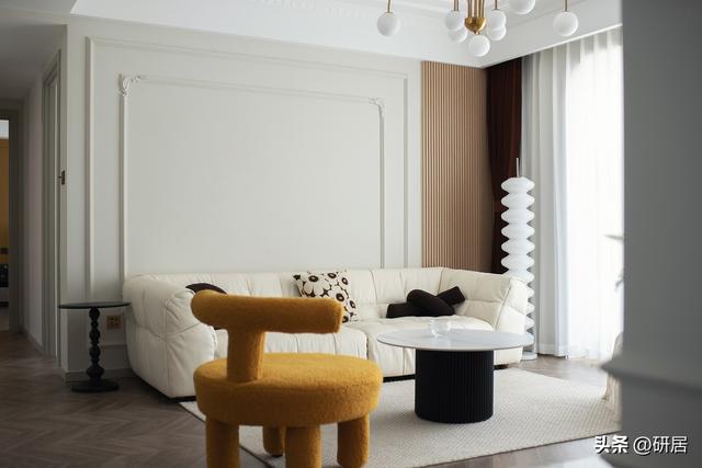 35岁女人穿衣打扮，30到35岁女人穿衣打扮（35岁姐姐的浪漫生活）