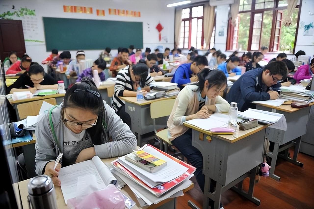 中国最好的中学(长郡中学前多少名能进985)