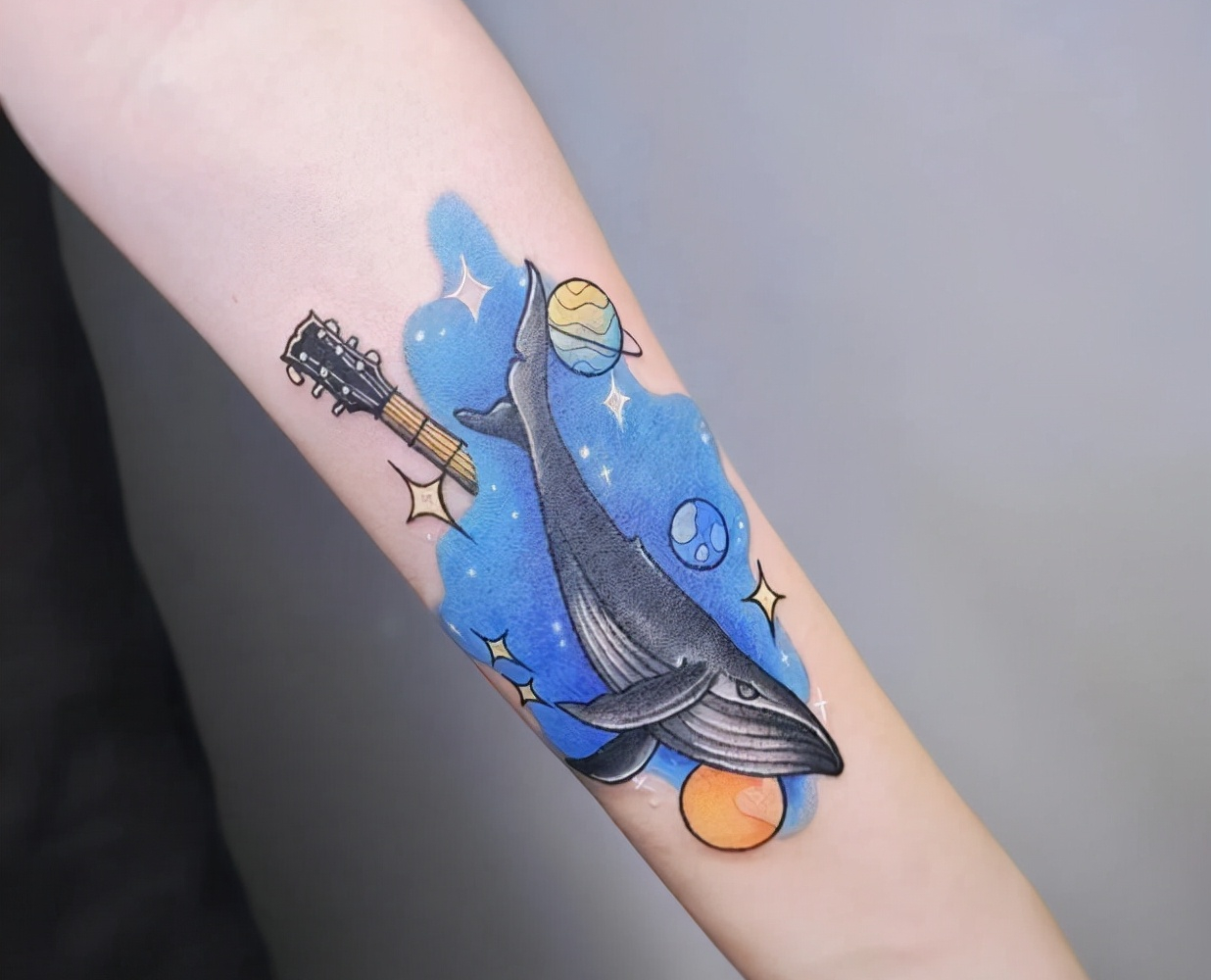 大腿根部纹内侧纹身,纹身题材详解之·鲸鱼纹身(鲸鱼纹身的寓意鲸鱼