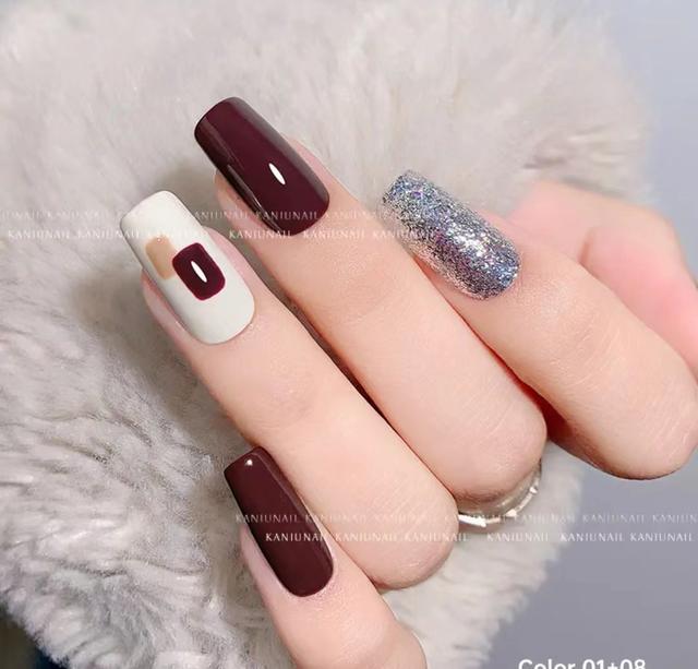 什么款式的美甲好看又显高贵，推荐几个美甲款式（秋冬千金/御姐/贵妇美甲合集来了）