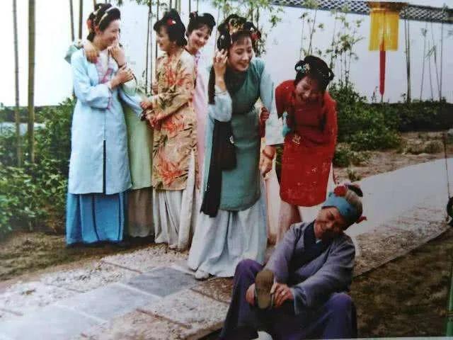 贾母人物形象分析，红楼梦中贾母的性格特点分析（《红楼梦》中最完美的女性——贾母）