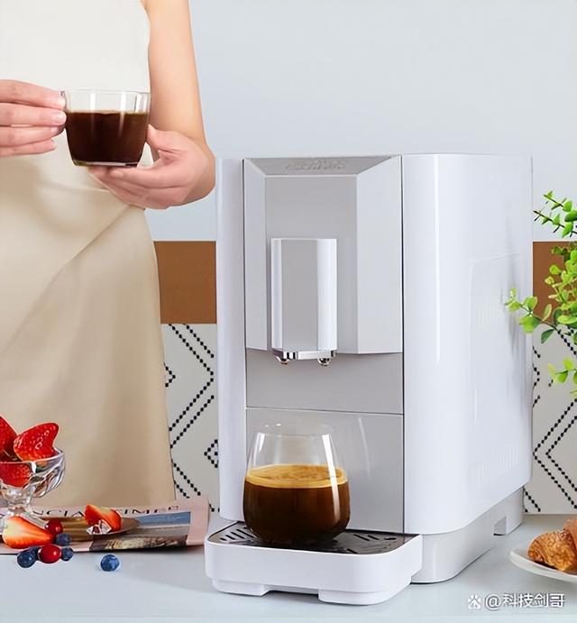 咖啡机的种类有哪些，什么类型的咖啡机比较好（盘点三款值得选择的意式全自动咖啡机）