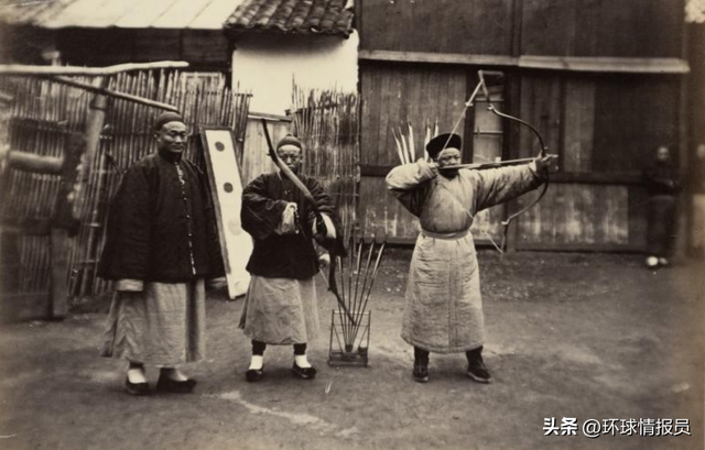 满族人现在说什么语言，清朝官方语言：满语