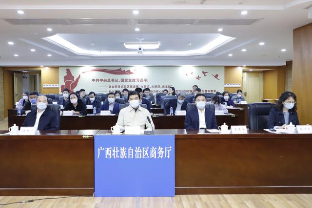 首届中国-东盟网络空间论坛上，中方提出中国与东盟共同打造中国-东盟信息（变的是时间 不变的是脚步）