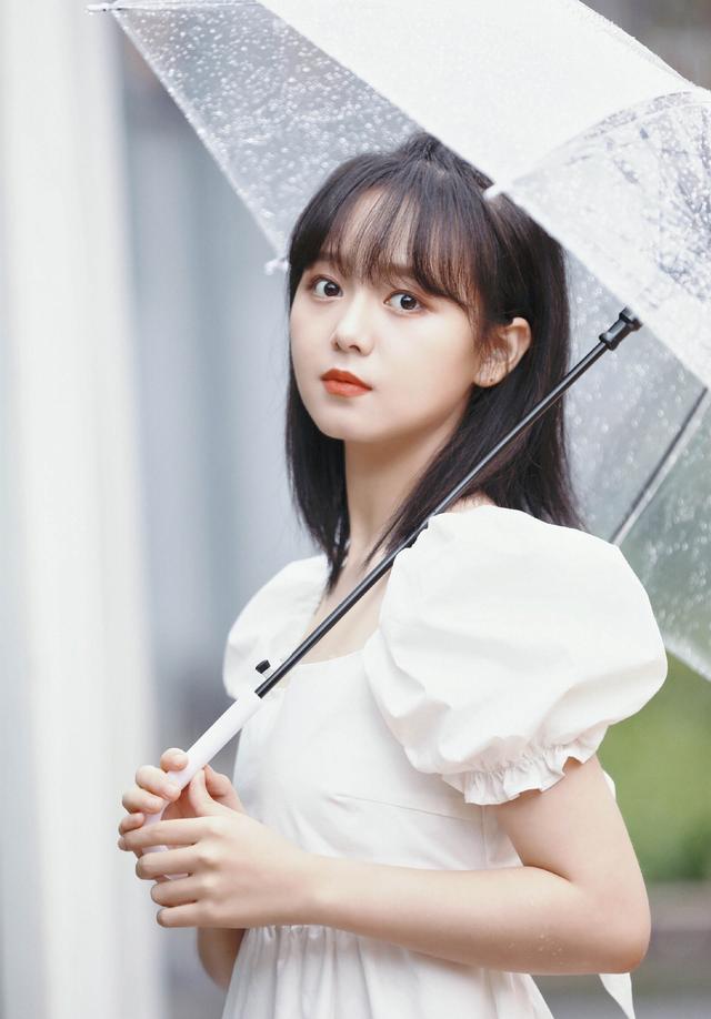 还记得演《红楼梦》的那群“小戏骨”吗？她们现在越来越漂亮了
