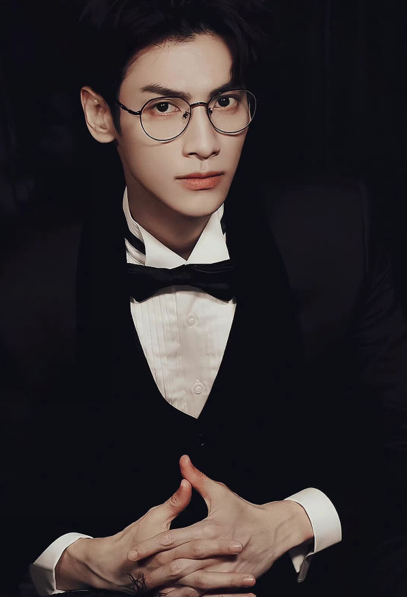 小刺猬和小栗子，栗子为什么像刺猬（看看罗云熙高情商处理）