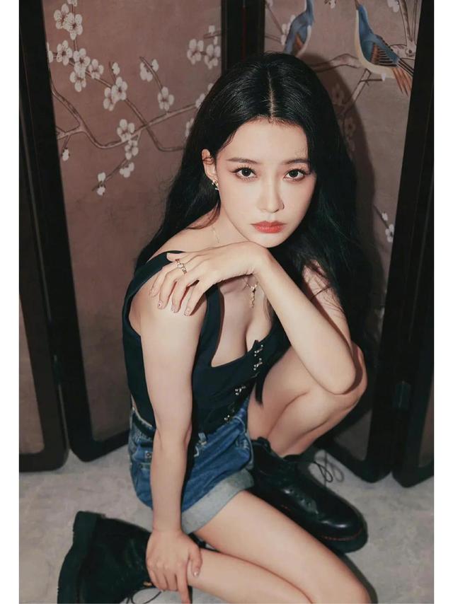 如何评价孙怡的长相，孙怡——天使面孔魔鬼身材