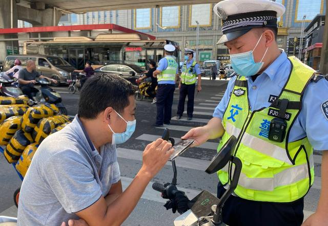 全封闭电动车新规，电动车、三轮车迎来上路新要求