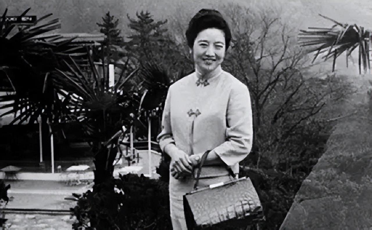 细节发现商机案例（富家千金沦落街头炸油条）