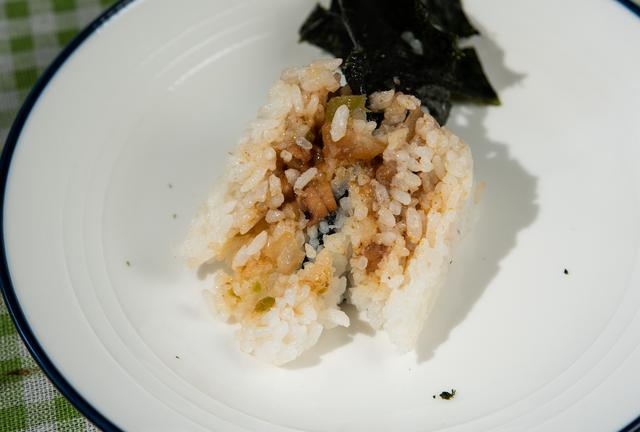 普通的饭团怎么做，普通的饭团怎么做视频（可能是最快吃一顿饭的方式）