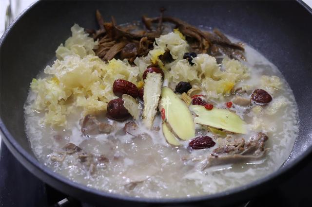 夏天可以吃羊肉吗，夏天可以吃羊肉吗 夏天清炖羊肉怎样做（建议少吃猪肉羊肉）