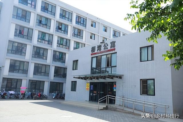 校地合作结硕果 携手共赢谋新篇｜高陵区与西安工商学院签订战略合作框架协议，校地合作结硕果（西安工商学院）