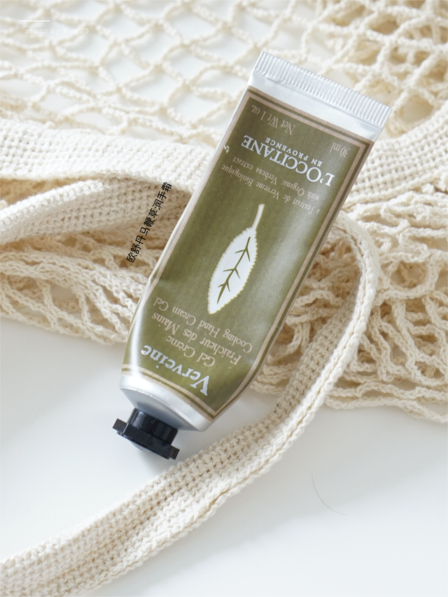 欧舒丹乳木果润手霜真假辨别【组图】，欧舒丹乳木果经典润手霜（精致女性必不可少的香氛护手霜推荐）