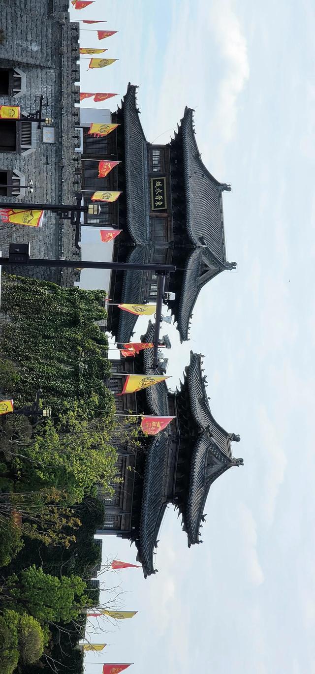 上海到青岛多远，上海到青岛的路程（上海青岛往返1400公里全程无高速沿途城市蜻蜓点水游）