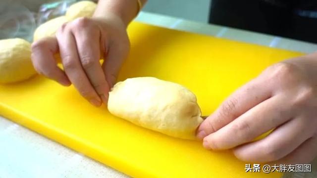 自己在家如何做肉松包，自制馅大料足的肉松包