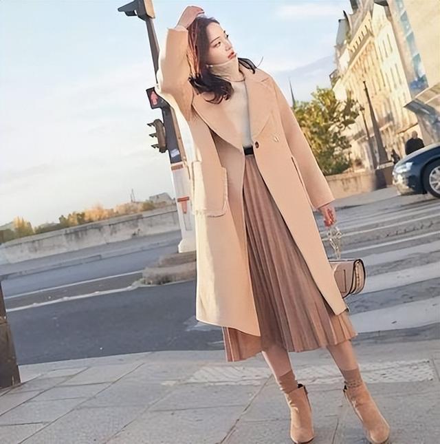 初春穿什么衣服，初春穿什么衣服显白（初春穿搭搭配小技巧）