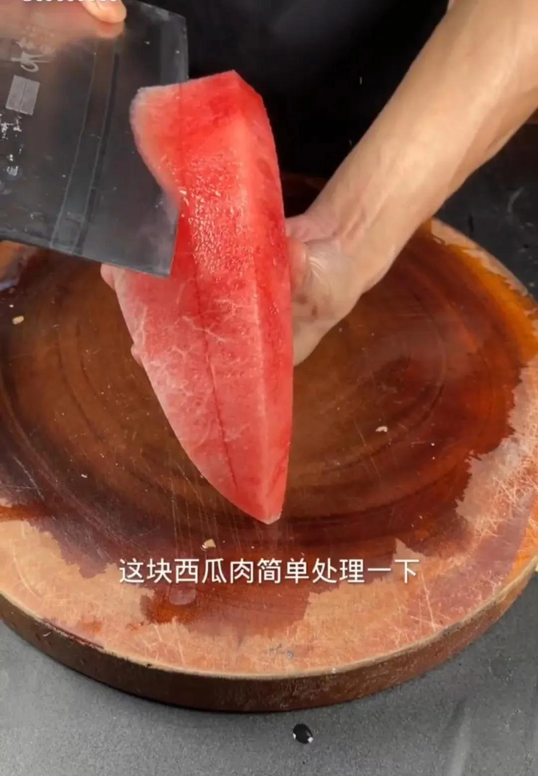 如何做水果拼盘，好看的水果拼盘及做法（在家招待客人也要会做的水果拼盘）
