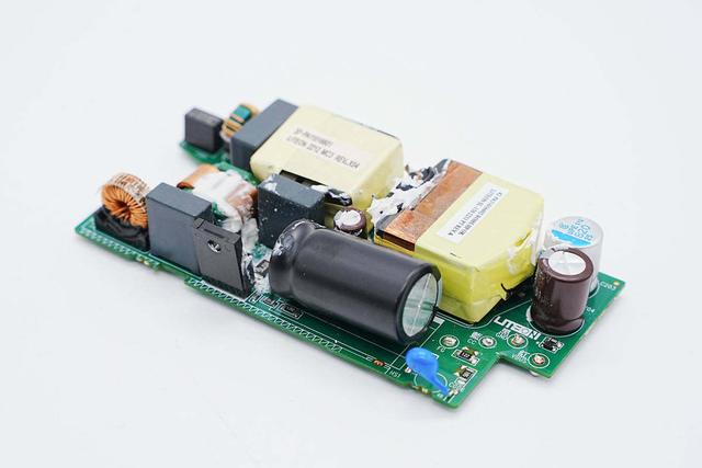 电脑适配器是什么，什么是适配器（拆解联想100W电源适配器看看用料）