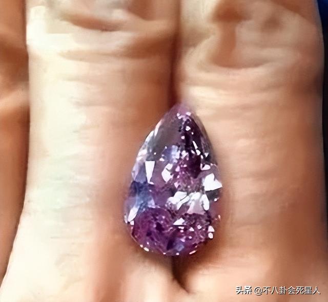 关之林，关之林今年多大（关之琳60岁还沉迷情爱）