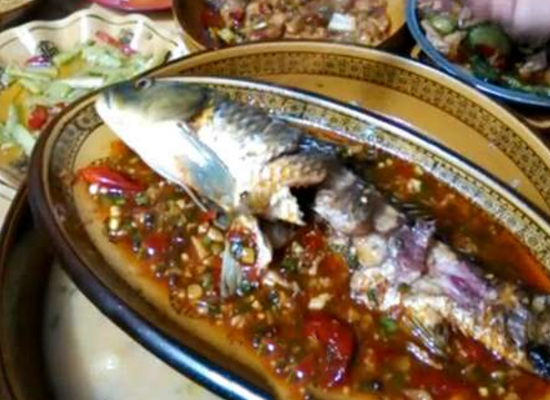 鱼的内脏解剖图，龙鱼内脏解剖图解（通体熟透、内脏掏空）