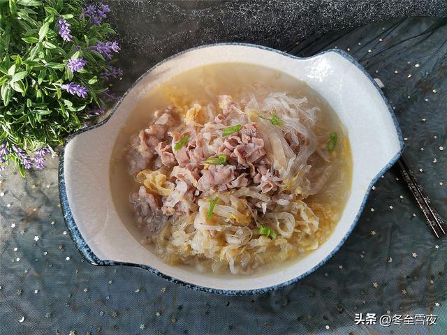 羊肉汆酸菜怎么做，和这个肉是绝配