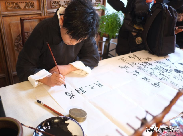 潘粤明年轻时的民国戏，十年前董洁王大治的瓜