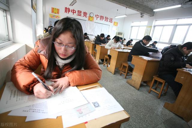 与老师沟通的20句话，家长与老师沟通的20句话（一定要学会和导师沟通）