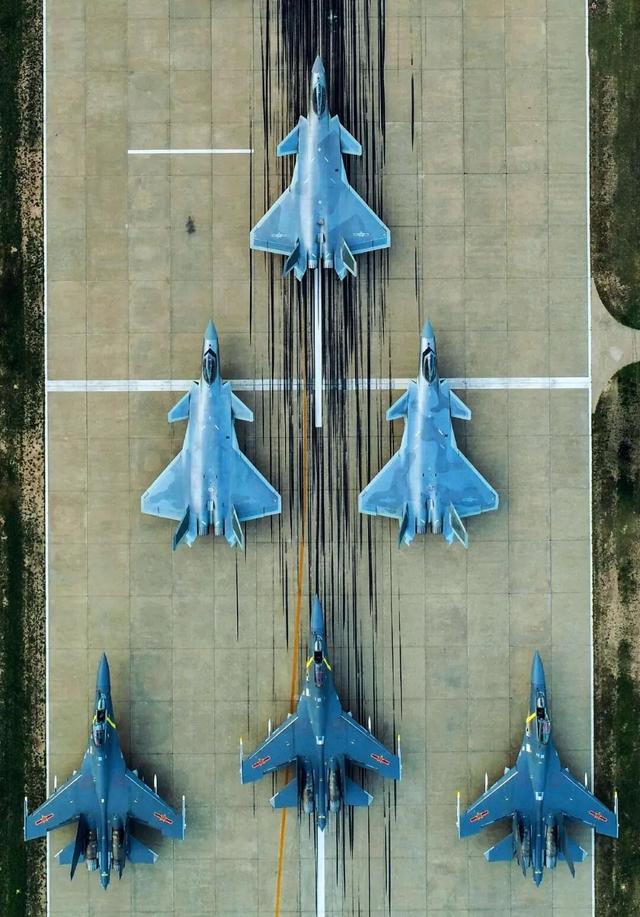 中国人民解放军空军，中国人民解放军空军成立时间（人民空军，生日快乐）