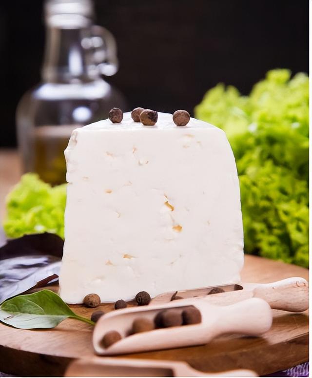 乳酪是什么，乳酪是什么味道（奶酪、乳酪、起司、起士）