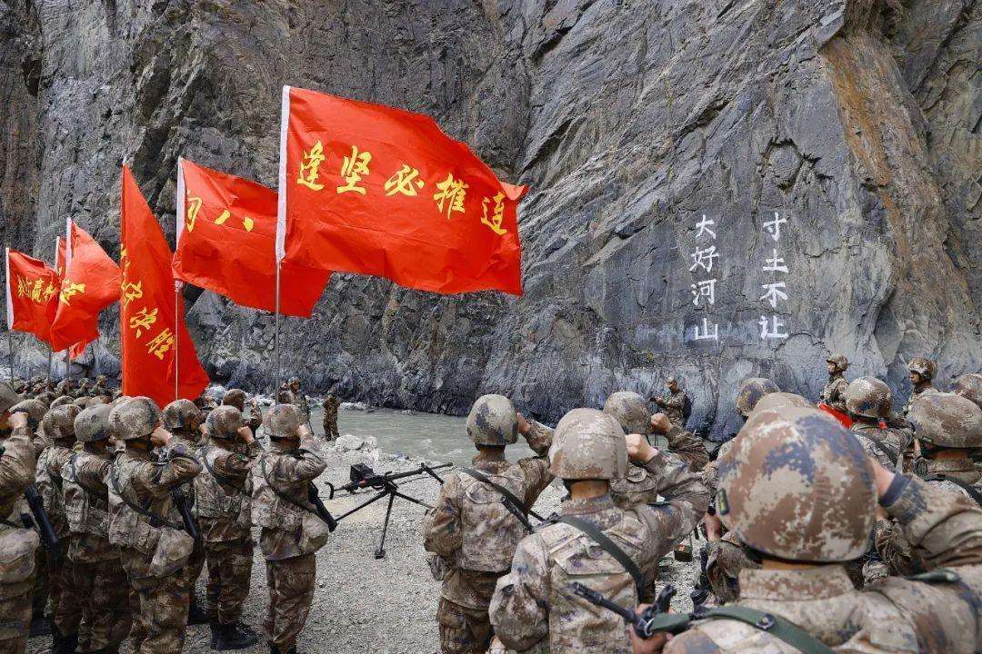 第二条军情:印军在加勒万河谷展示国旗照片,挑衅意味十足.
