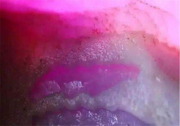 帝王紫和帝王绿翡翠哪个好，红翡翠和帝王绿哪个比较值钱（10万块钱买来的翡翠原石）