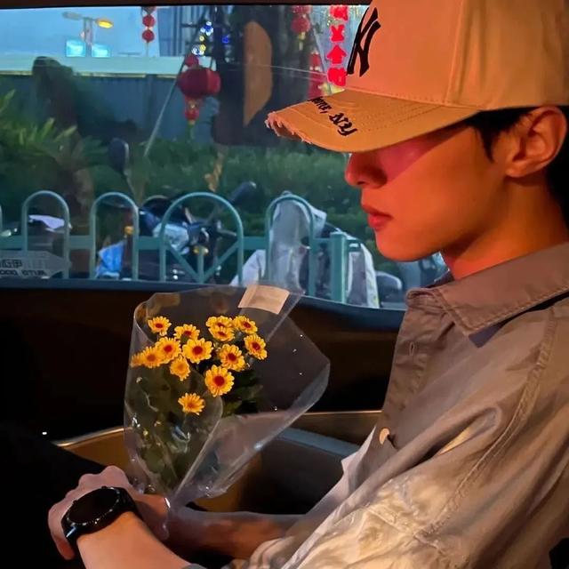 头像+壁纸微信，头像+壁纸（朋友圈背景图+微信头像合集）