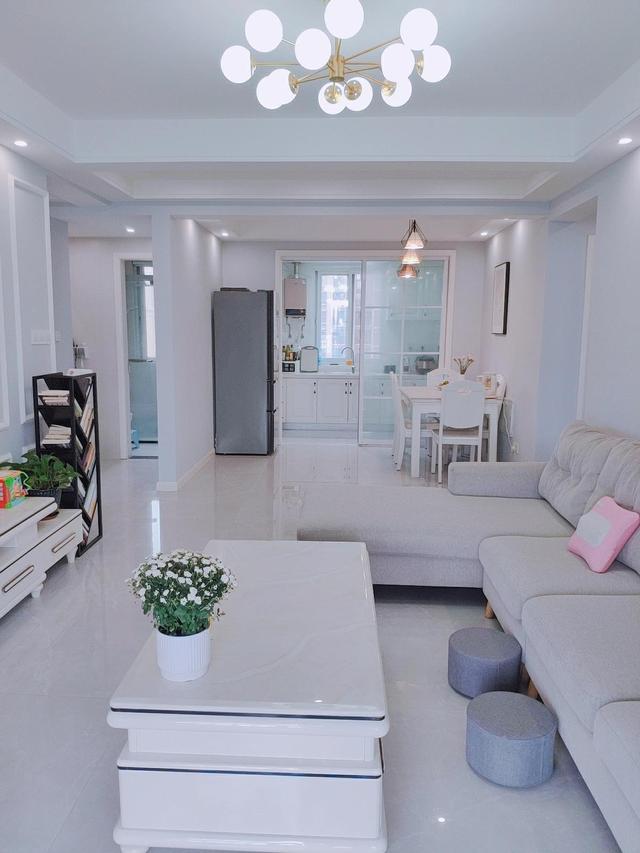 布艺沙发脏了如何清洗，布艺沙发脏了如何清洗妙招（又洗不干净怎么办）