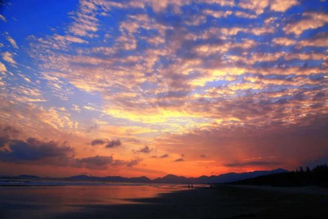 霞光万丈的下一句是什么，落日晚霞的唯美句子（诗词鉴赏-预卜明朝天色好）