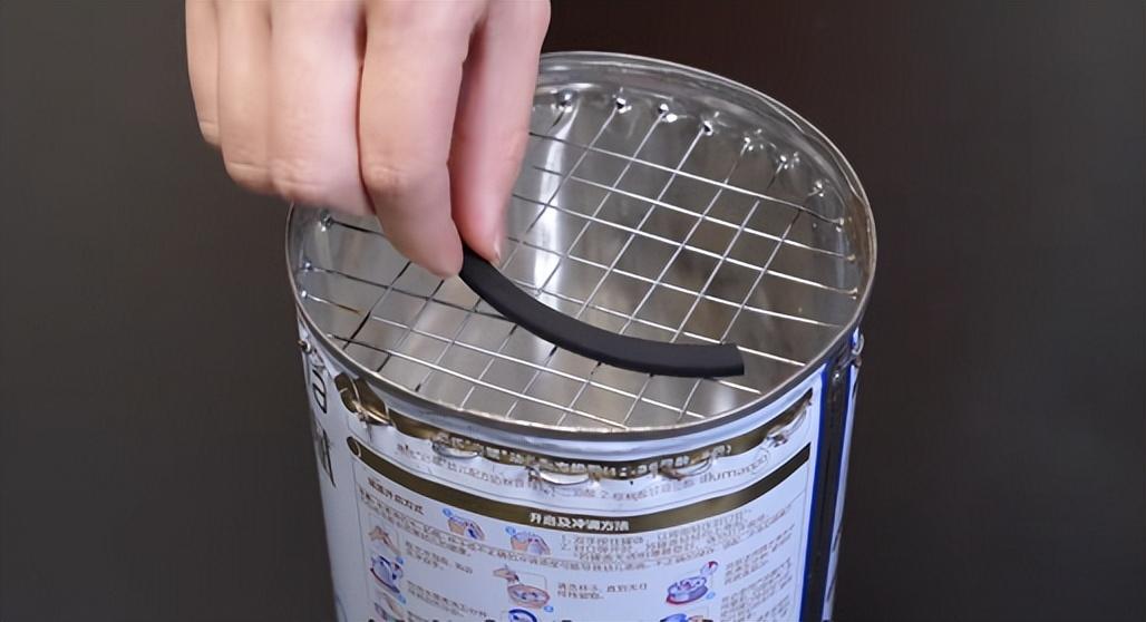 蚊香架子的正确使用方法，蚊香支架的正确使用方法（在盖子上钻几个孔）