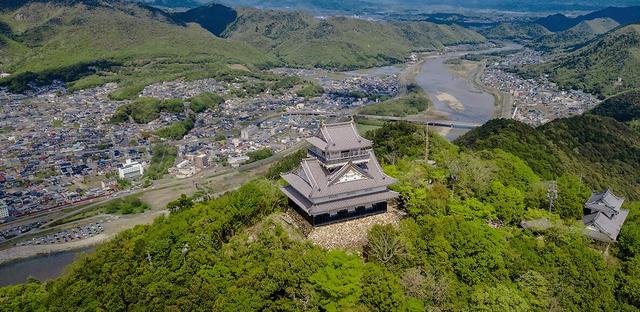 东京都和东京是不是一个地方，东京都跟东京是一个地方吗（日本现在的“都道府县”都对应了日本战国时代的哪些令制国）