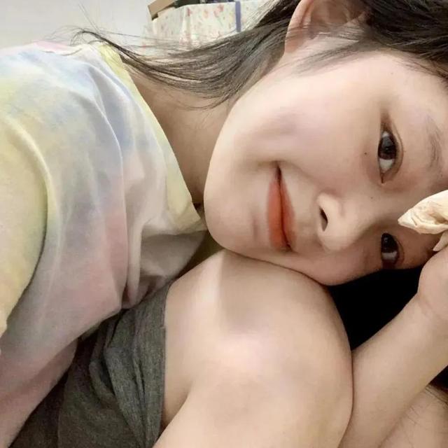 微笑女生头像微信，微笑女生头像（美女微信头像#）