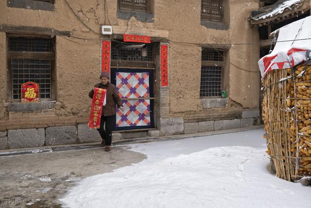 什么时候贴春联，2023年兔年什么时候贴春联好（什么时间贴春联最好）