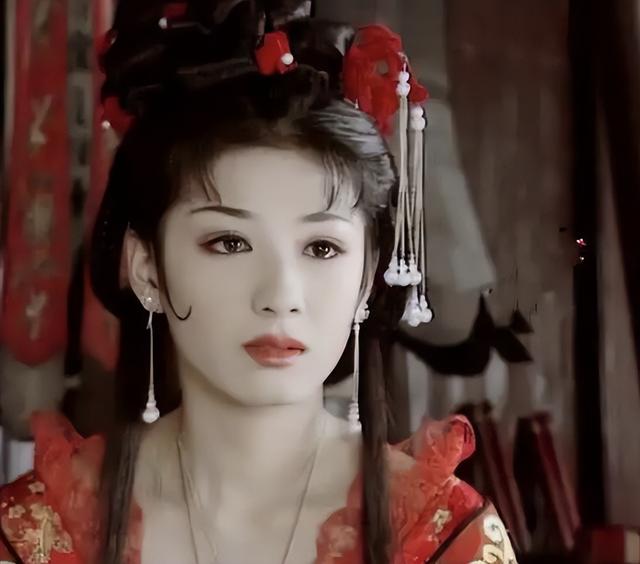 新上海滩方艳芸最后咋了，上海滩中的方艳芸（10位“大变脸”的内娱女神）