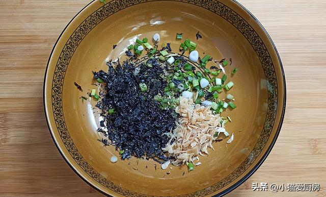 紫菜虾米蛋花汤，紫菜虾仁蛋花汤的做法是什么（孩子们爱喝的紫菜虾皮蛋花汤）