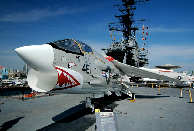 美国f8小型战斗机，美国海军第一款真正超音速舰载机