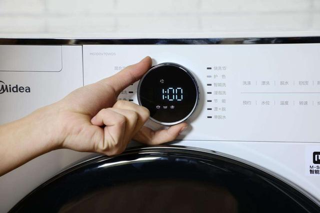海尔全自动洗衣机，海尔全自动洗衣机怎么使用（海尔、小天鹅还是美的）
