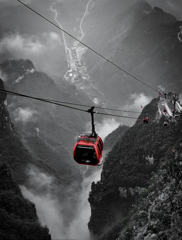 湘西终于开通高铁了，“湘西最美高铁”即将通车