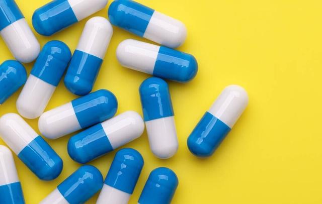 慢性腹泻吃什么药，慢性肠炎吃什么药（拉肚子时吃的蒙脱石）