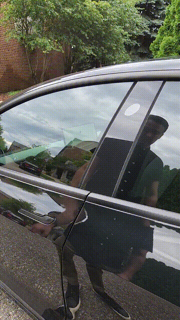 特斯拉怎么开门，特斯拉model3怎么开门（外国小哥竟人肉解锁特斯拉）