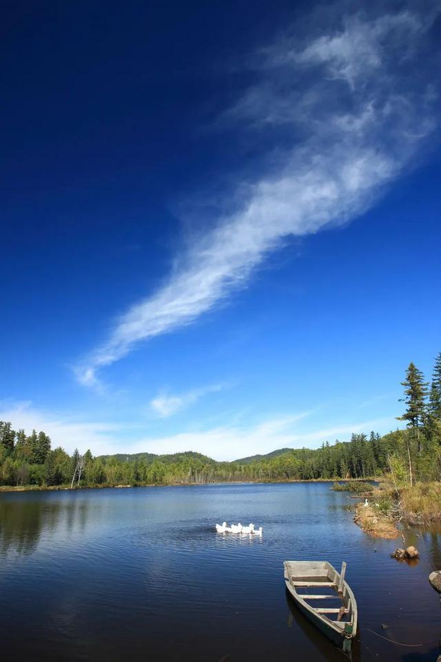 七八月份最适合旅游的地方，7-8月最适合旅游的地方（探索天地间的五光十色）